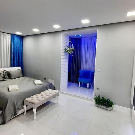 Puskin Close To Stefan Cel Mare Kischinau Exterior foto